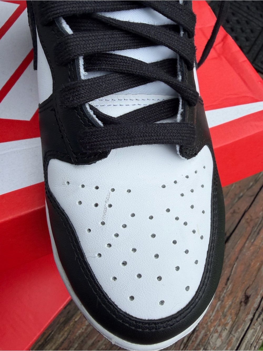 Nike Black and White dunk high - Picture 5 of 9